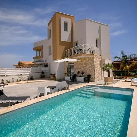 Villa Laura Charme Apartments Avola Exterior photo