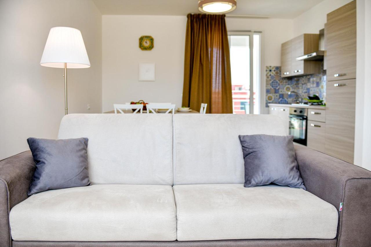 Laura Charme Apartment Avola